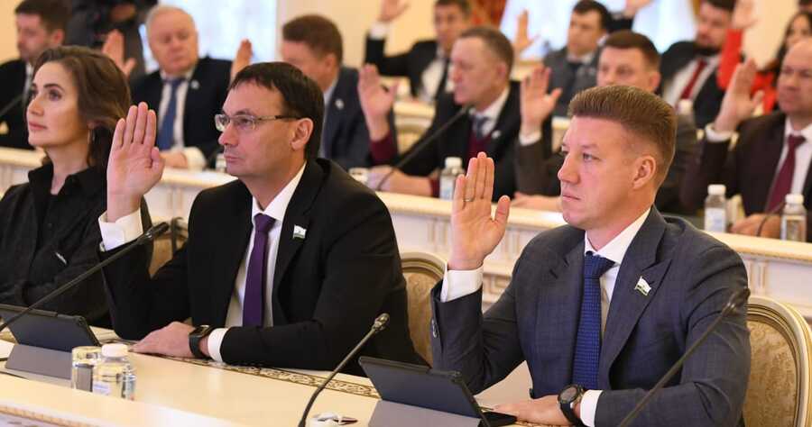 Евгений Чекашов принял участие в XXVII сессии Казанской городской думы 