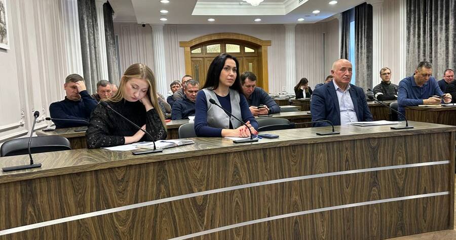 Разиля Исмагилова выступила в Исполкоме Казани с докладом о вывозе отходов в новогодние праздники 
